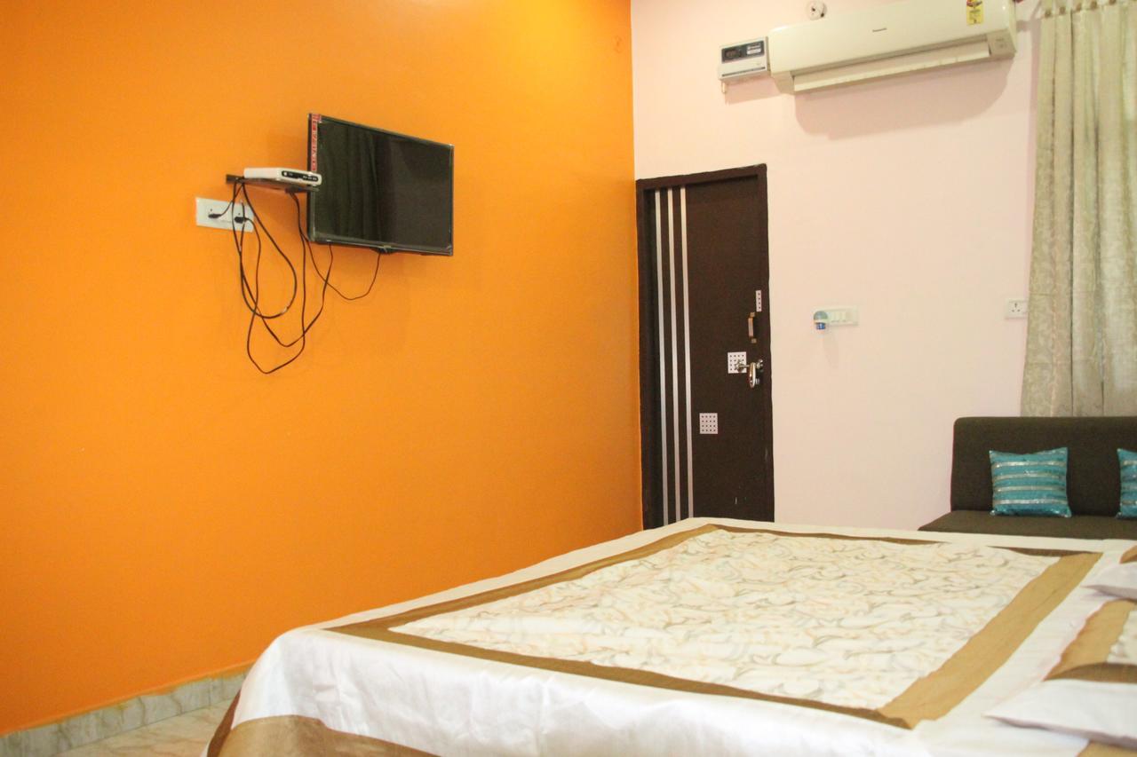 Vinayak Palace Hotel Mathura Exterior photo